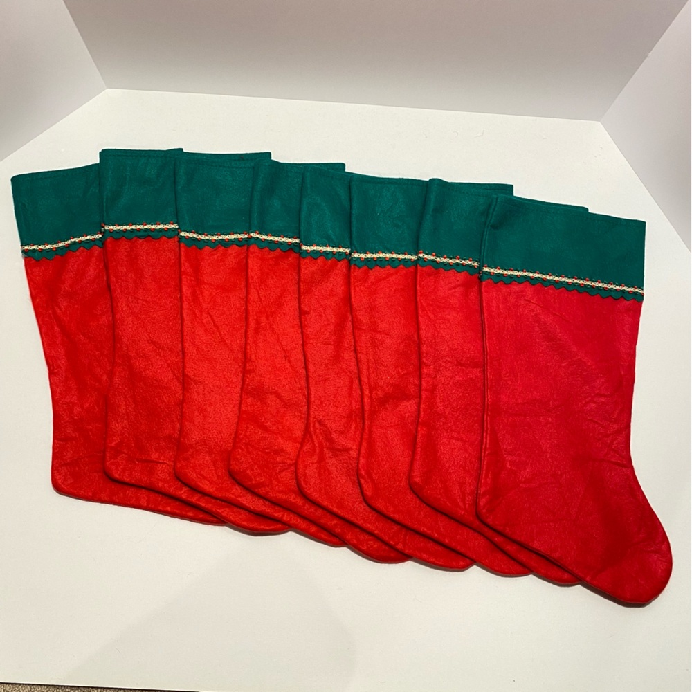 🎄 Festive Red and Green Holiday Stockings Set. 8 stockings in all!! NEW